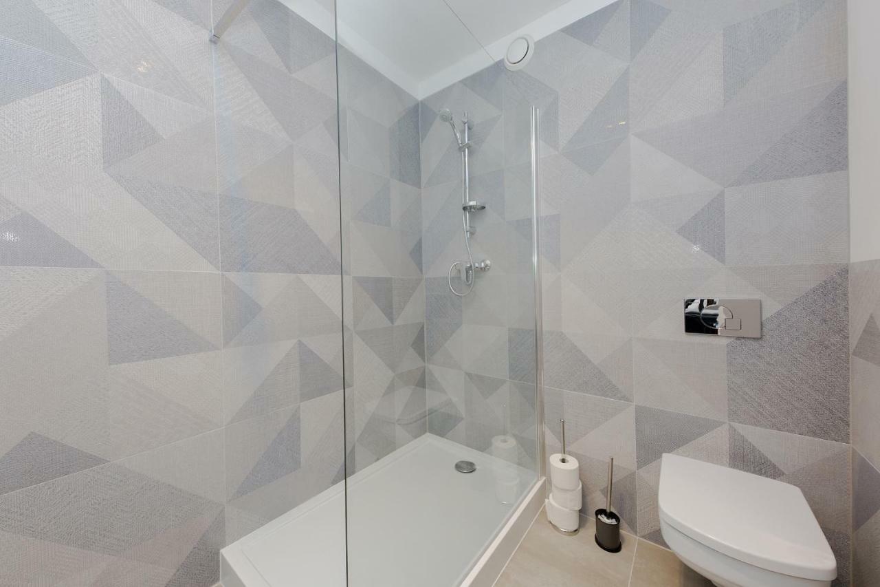 Apartment Shortstaypoland Grzybowska Warschau
